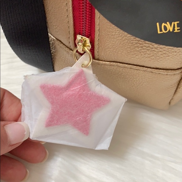 Betsey Johnson unicorn insulated lunch tote - Picture 2 of 2